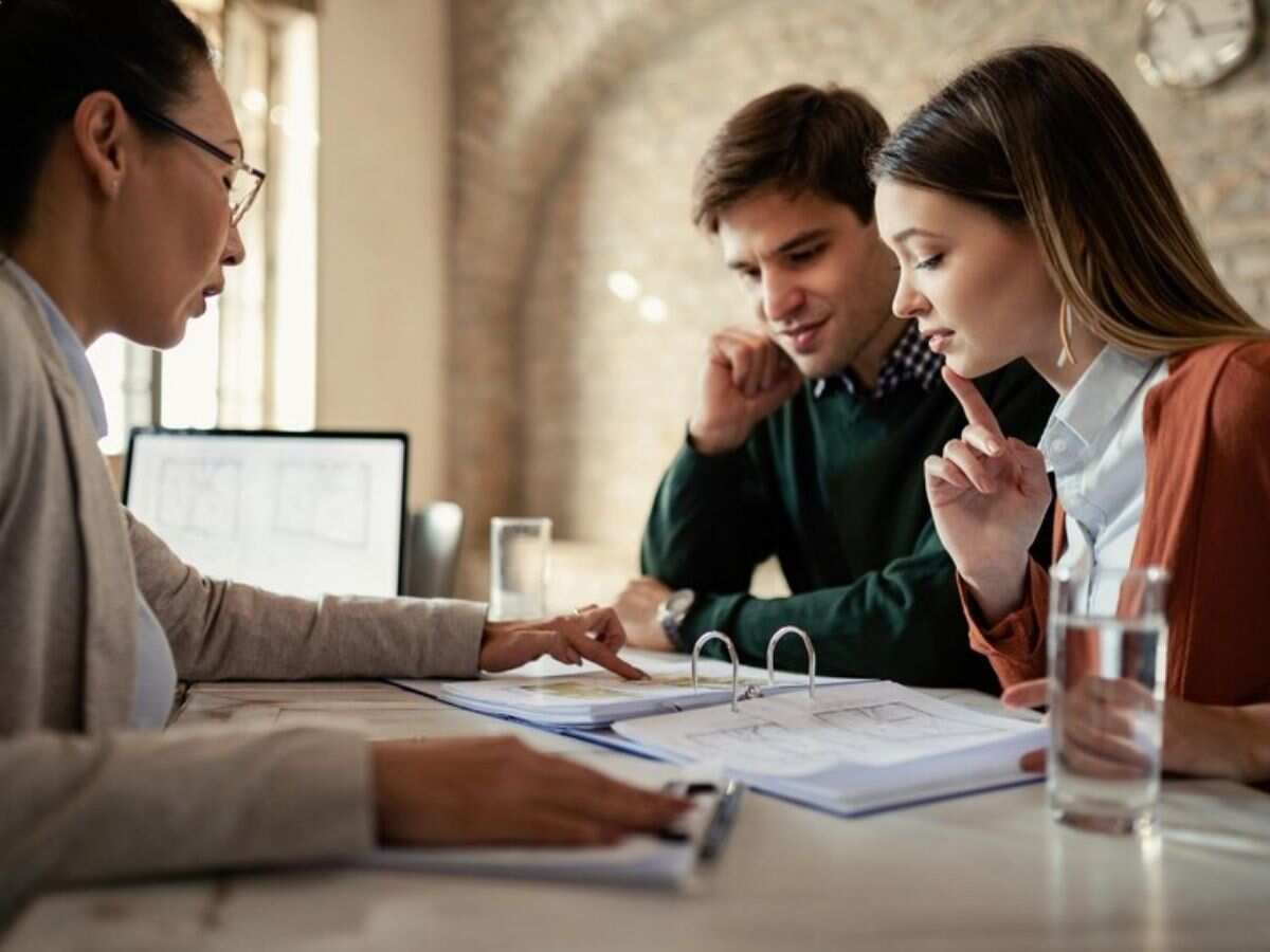 हर महीने घर आएगी 45 हजार रु तक की इनकम, अगर पत्नी के नाम खोलें ये खाता