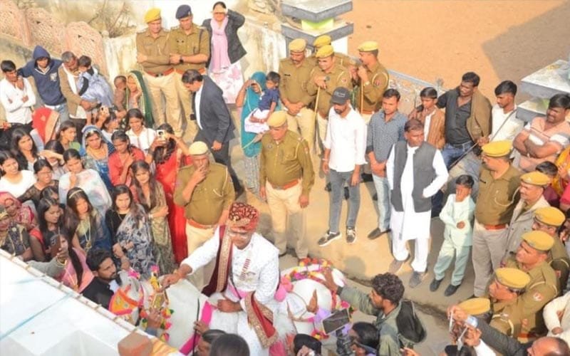 बारातियों से ज्यादा पुलिसवाले