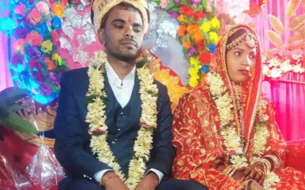दूल्हे को जयमाला डालने के बाद दुल्हन अपने प्रेमी के साथ फरार, मौके पर मचा हड़कंप, दूल्हे ने फेंका सेहरा