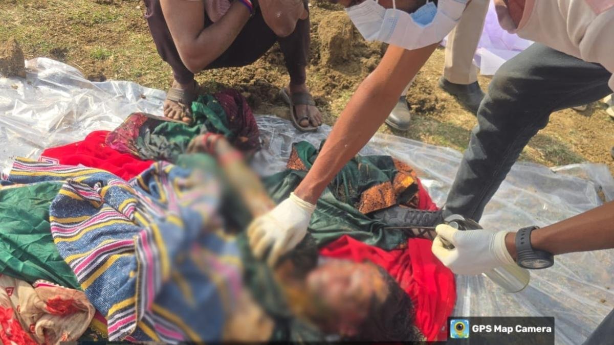 10 दिन बाद कब्र खोदकर बाहर निकाला गया महिला का शव