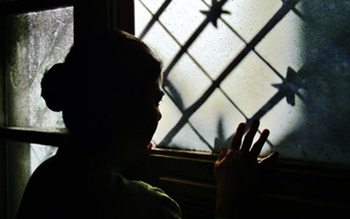 पत्नी का अश्लील वीडियो बनाकर किया वायरल