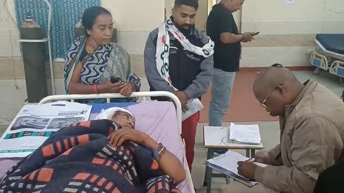 नशे में धुत युवक ने पत्नी पर हथौड़े से वॉर