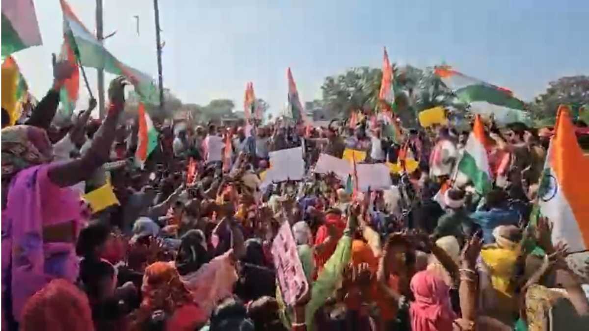 श्री सीमेंट परियोजना के विरोध में उमड़ा जन सैलाब, बड़ी संख्या में पहुंचे ग्रामीण, पुलिस ने रोके रास्ते बरसाएँ डंडे