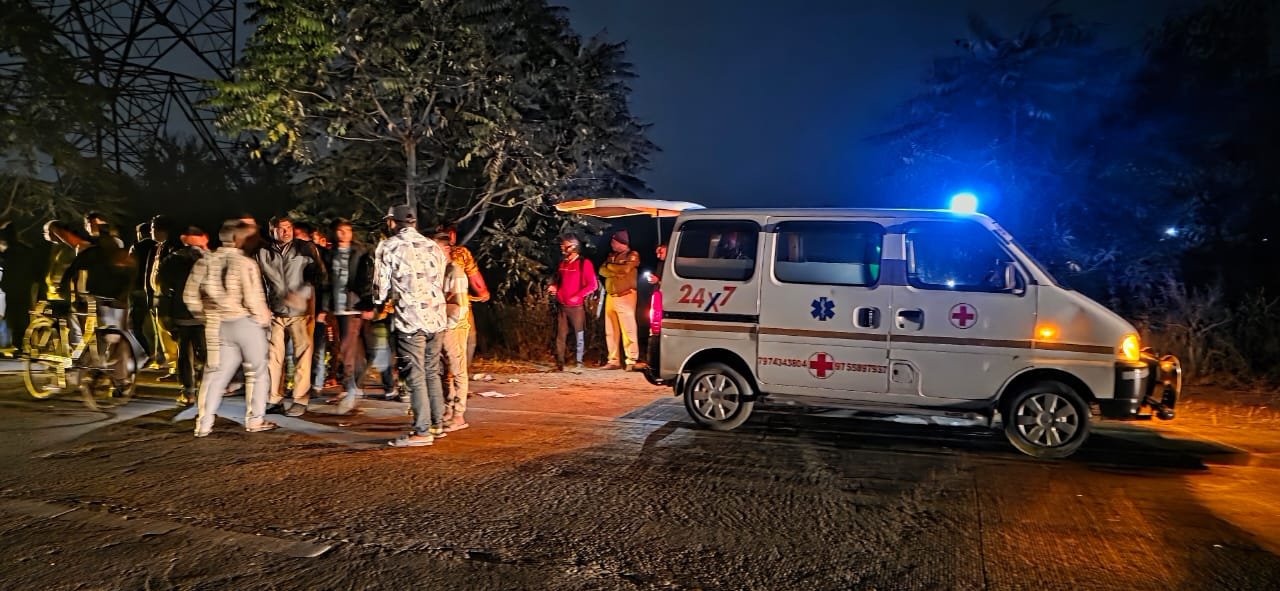 कॉलेज क्रिकेट खेलकर बाइक लौट रहे छात्र की दर्दनाक मौत :