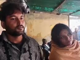 3 बच्चों को छोड़कर फुफेरे भाई के साथ घर से भागी पत्नी