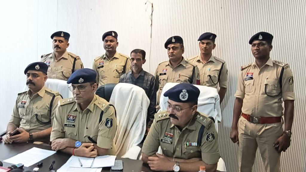 शराब में सुहागा देकर 8 लोगों की हत्या, पुलिस की पकड़ में आया साइको किलर, 7 शवों को कब्र से बाहर निकालकर किया परिक्षण