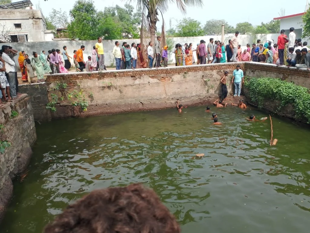 प्राचीन मंदिर के बावड़ी में बड़ा हादसा, डूबने से दो मासूम बच्चों की मौत, पूरे इलाके में शोक की लहर