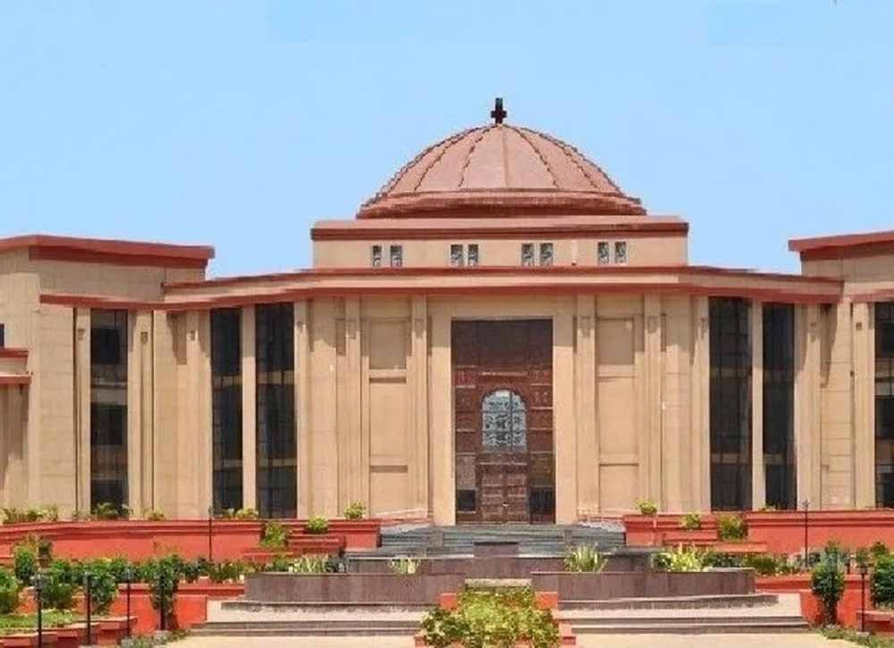 शिक्षकों को हाईकोर्ट से नहीं मिली राहत