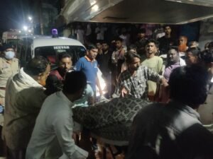 घर में एक ही परिवार के चार लोगों का मिला शव, पिता, मां और दो बेटियां की है लाश, इलाके में मची सनसनी