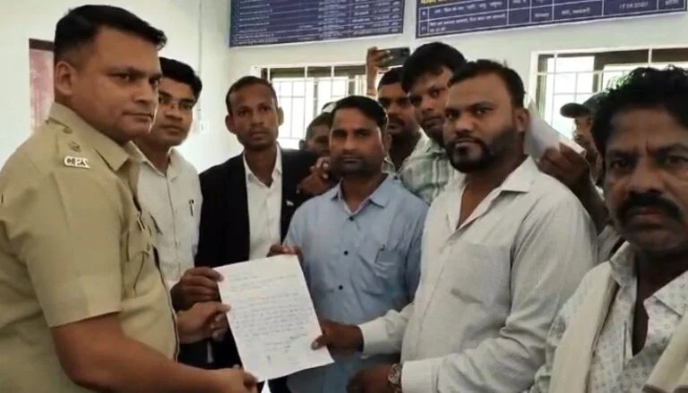 सतनामी समाज के आराध्य गुरु बालक दास की मूर्ति खंडित, समाज में आक्रोश, दोषियों की गिरफ्तारी नहीं होने पर उग्र आंदोलन की दी चेतावनी